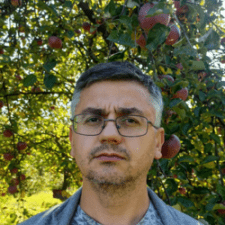 Freelancer Mykhailo — Ukraine, Kyiv. Core skill — Software & Server Configuration, Linux & Unix