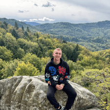 Freelancer Mykhailo P. — Ukraine, Chernovtsy. Core skill — Web Programming, HTML & CSS