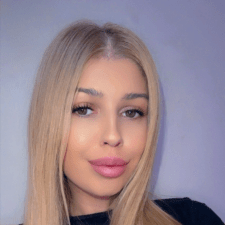 Freelancer Mariana P. — Spain, Fuengirola. Core skill — Desktop Apps, Customer Support