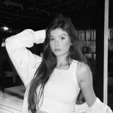 Freelancer Yemira G. — Ukraina, Kijów. Specjalizacja — Pisanie artykułów, Usługi lektora