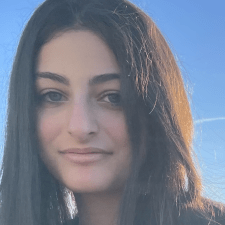 Freelancer Monika M. — Ukraina. Specjalizacja — Tłumaczenie tekstów, Usługi lektora