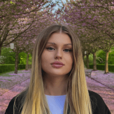 Freelancer Alona V. — Niemcy. Specjalizacja — Projektowanie stron w mediach społecznościowych, Copywriting