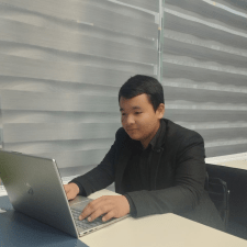 Freelancer Umidzhan S. — Uzbekistan, Ургенч. Core skill — Presentations, Logo Design