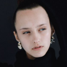 Mykhailyna R.