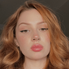 Freelancer Veronika L. — Ukraina, Dniepr. Specjalizacja — Język angielski, Copywriting