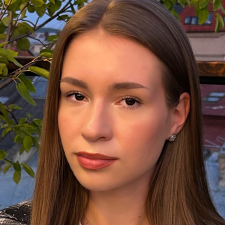 Фрилансер Надія Д. — Украина, Киев. Специализация — Перевод текстов, AI в дизайне