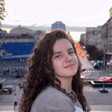 Freelancer Oksana R. — Ukraine, Kyiv. Core skill — HTML & CSS, Text Translation