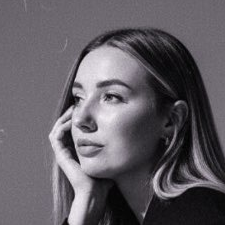 Фрилансер Oksana F. — Эстония, Таллин. Специализация — Обработка фото, AI в дизайне