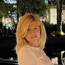 Фрилансер Olena Z. — Украина. Специализация — Векторная графика, Логотипы