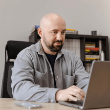 Freelancer Oleksandr S. — Ukraine, Chernovtsy. Core skill — Web Programming, AI Consulting