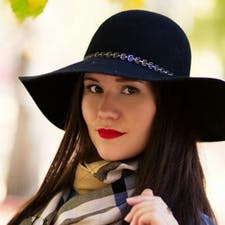 Марина Попова