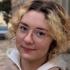 Freelancer Oleksandra Y. — Ukraine, Odessa. Core skill — Audio & Video Editing, Video Processing