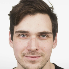 Freelancer Anton S. — Francja, Paryż. Specjalizacja — Copywriting