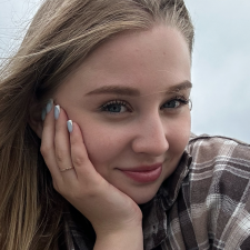 Freelancer Snizhana B. — Ukraine. Core skill — Presentations, Infographics