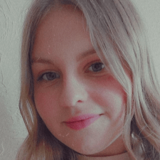 Freelancer Sofiia Z. — Ukraine, Kyiv. Core skill — Social Media Page Design, Text Translation