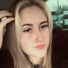Freelancer Sofiia B. — Ukraina, Szepietówka. Specjalizacja — AI tekst, Pisanie artykułów