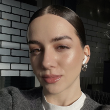 Freelancer Tetiana K. — Poland, Warszawa. Core skill — Interface Design (UI/UX), Social Media Page Design