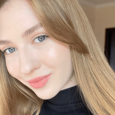 Freelancer Darya T. — Ukraine, Kyiv. Core skill — Content Management, Copywriting