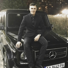 Zleceniodawca Viktor B. — Ukraina, Kijów.