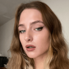 Freelancer Anastasiia K. — Włochy, romskie. Specjalizacja — Loga, Projektowanie wizytówek
