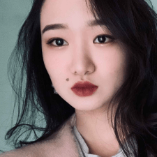 Freelancer Violetta K. — Kazachstan, Taldykorgan. Specjalizacja — Projektowanie wizytówek, Projektowanie opakowań i etykiet
