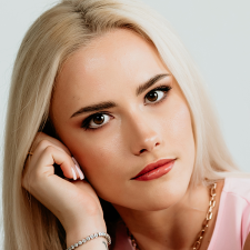 Freelancer Ulyana P. — Ukraine, Kalush. Fachgebiet — Social Media Werbung, HTML & CSS