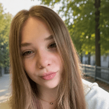 Freelancer Kateryna V. — Ukraine, Kyiv. Core skill — Web Design, Interface Design (UI/UX)