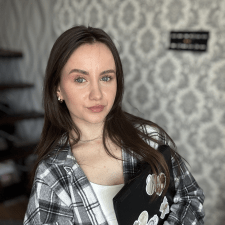 Freelancer Viktoriia K. — Ukraine, Kyiv. Core skill — Web Design, Corporate Style