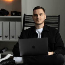 Freelancer Viktor U. — Ukraine, Kyiv. Core skill — Social Media Advertising