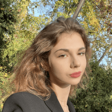 Freelancer Viktoriia B. — Slovakia, Bratislava. Core skill — Interface Design (UI/UX)