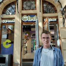 Freelancer Vladyslav B. — Ukraine, Kyiv. Core skill — Data Parsing, Databases & SQL