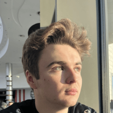 Freelancer Volodimir L. — Ukraine, Kharkiv. Core skill — Databases & SQL, Windows
