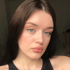 Freelancer Valeriia Z. — Ukraine, Kyiv. Core skill — Copywriting, Content Management