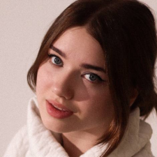 Freelancer Viktoriia P. — Ukraine, Chernigov. Core skill — Text Translation, Photo Processing