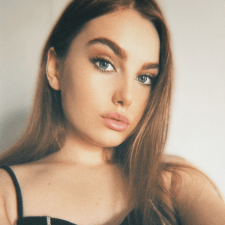 Freelancer Yana F. — Ukraine, Kyiv. Core skill — Text Translation