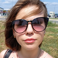 Freelancer Yana C. — Ukraine, Vinnytsia. Core skill — Web Design, Presentations