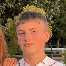 Фрилансер Яків М. — Украина, Херсон. Специализация — Английский язык, Дизайн визиток