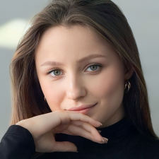 Freelancer Yuliia H. — Ukraine, Kharkiv. Core skill — Customer Support, Information Gathering