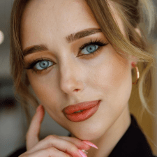 Фрилансер Yuliia H. — Украина, Львов. Специализация — Услуги диктора, Стихи, песни, проза