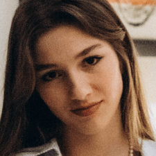 Freelancer Yuliia S. — Ukraine. Core skill — Web Design, Interface Design (UI/UX)
