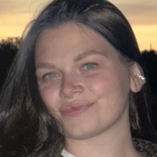 Фрилансер Юлія Ш. — Украина, Днепр. Специализация — Перевод текстов, Стихи, песни, проза