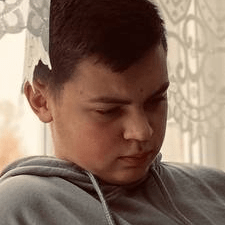 Freelancer Yurii Z. — Ukraine, Tetiev. Core skill — Presentations, Business Card Design